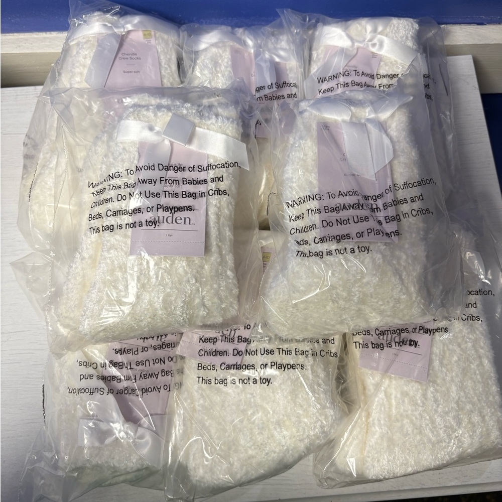 *8 pairs* of Auden Cream super soft socks